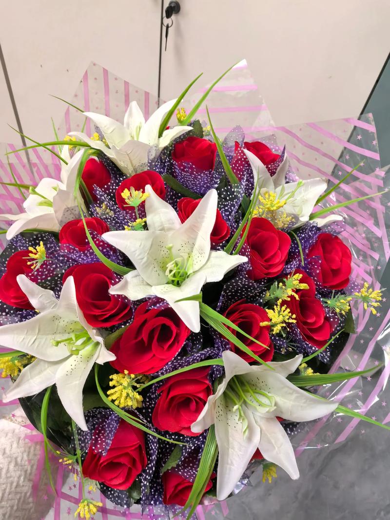 东明鲜花店：以花言传递心意的艺术